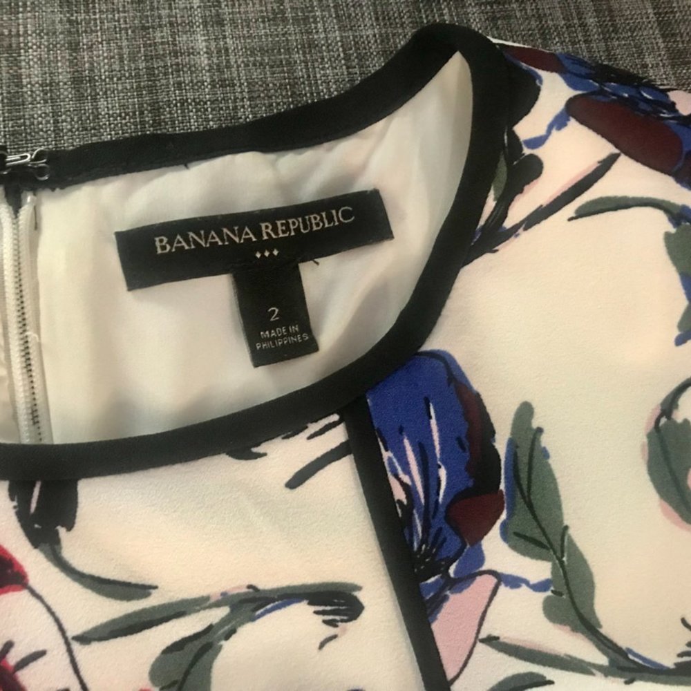 Banana Republic Peplum Top - Picture 2 of 4